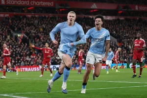 Man City thắng ngược Liverpool phút bù giờ, tiếp tục gây áp lực lên Arsenal