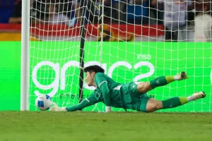 Thủ môn Trung Kiên chơi chắc chắn, HAGL chiến thắng ở V-League