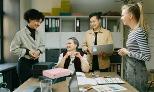 Vì sao cần có 'tình yêu công sở'?